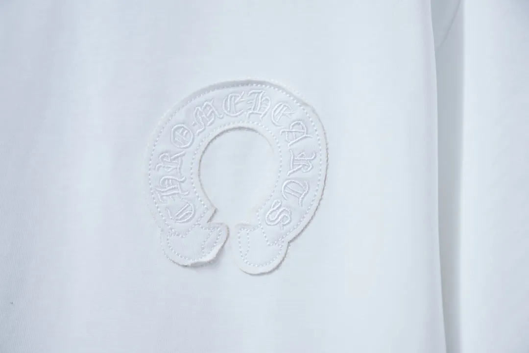 🅿️220 Ch*ome Hearte 25SS early spring new style, appliqué embroidered heart cross short sleeves, light luxury, essential item for daily commuting for men and women, correct version, welcome to compare, detailed features · 320g 100% pure cotton double yarn jersey fabric · Custom dyed in the same vat, special thickened 32 pieces double-strand 1X1 thread · Imported Tajima machine embroidery tatami embroidery ➕This cloth patch embroidery · Hand-stitched Croxin hardware accessories · Hand-made fraying of collar, cuffs and hem · Double-needle stitching across seams · Original main mark, washed tag, branded moisture-proof paper packaging Color: Black/White/Pink Size: S/M/L/XL